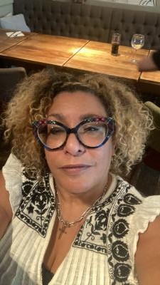 Make New Friends Aldershot, Dionne, 59 years old