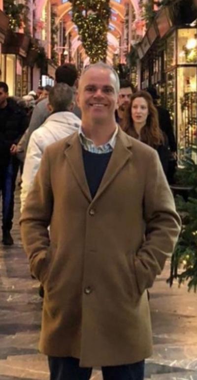 Make New Friends Ashford, Ronan, 46 years old