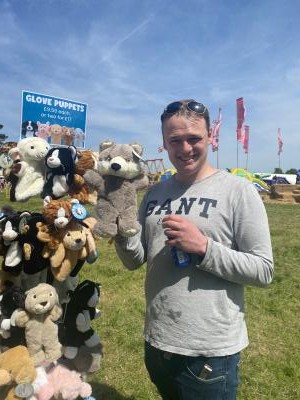 Make New Friends Ashtead, Jonathan, 31 years old