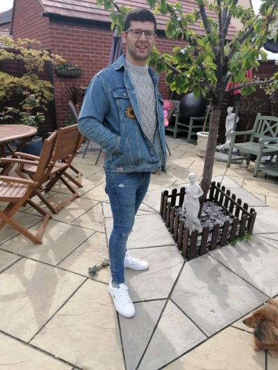 Make New Friends Banbury, Chris, 32 years old