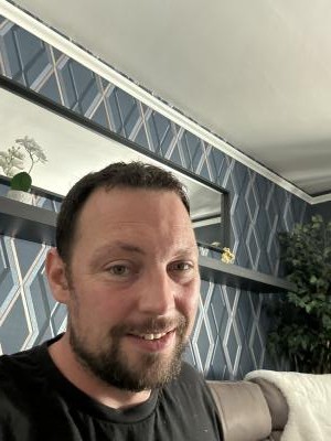 Make New Friends Banbury, Chris, 39 years old