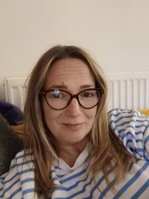 Make New Friends Bath, Yolande, 51 years old