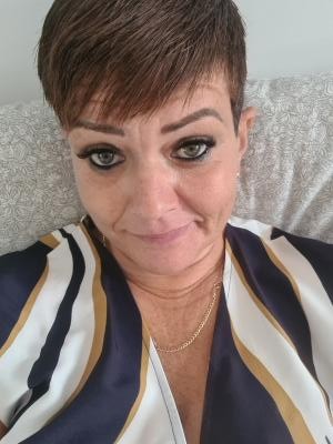 Make New Friends Binfield, Natasha, 52 years old