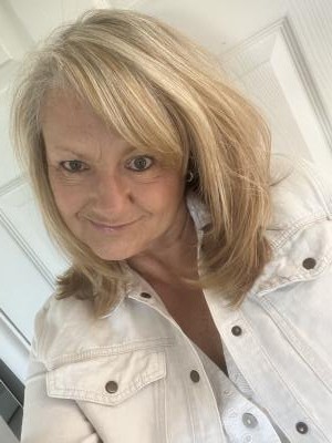Make New Friends Bromsgrove, Amanda, 59 years old