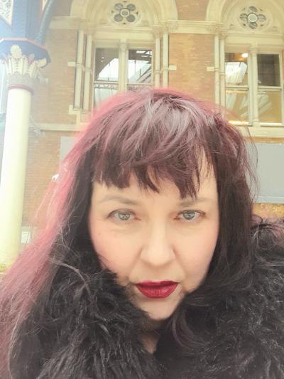 Make New Friends Buckhurst Hill, Zoe, 63 years old