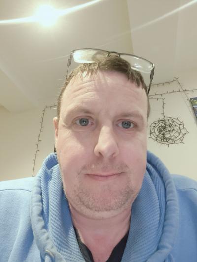 Make New Friends Burnley, Kieron, 47 years old