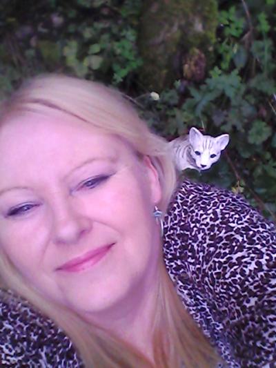 Make New Friends Cannock, Mel, 64 years old