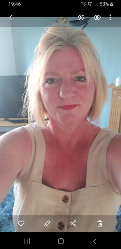 Make New Friends Cannock, Staffordshire, Claire, 46 years old