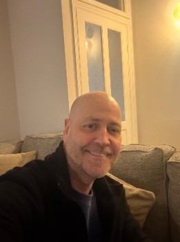 Make New Friends Cheadle, Mark, 54 years old