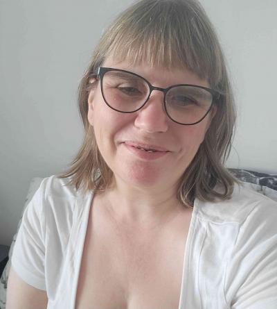 Make New Friends Cheltenham, Vicki, 48 years old