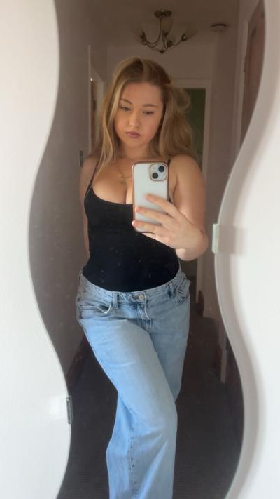 Make New Friends Chichester, Sophie, 19 years old