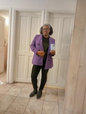 Make New Friends Clapham, Shakira, 40 years old