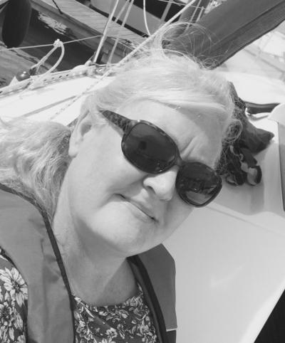 Make New Friends Clitheroe, Linda, 59 years old