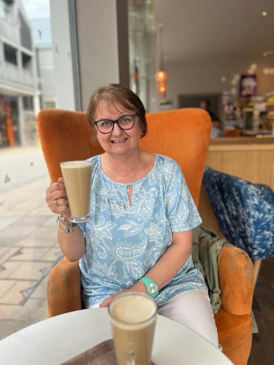 Make New Friends Colchester, Véronique, 60 years old