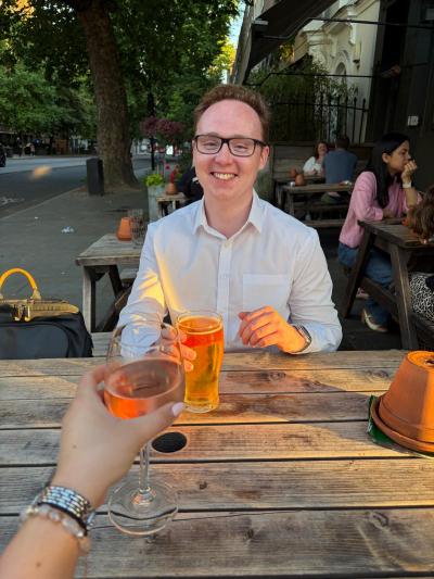 Make New Friends Cumnor, Samuel, 25 years old