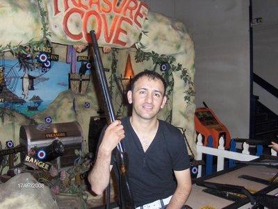 Make New Friends Dudley, Chia, 40 years old