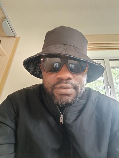 Make New Friends Dunstable, Emmanuel, 40 years old