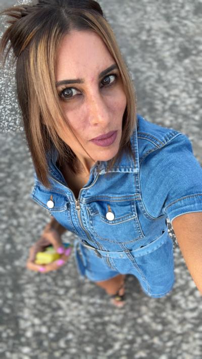 Make New Friends Dunton Green, Andrea, 45 years old