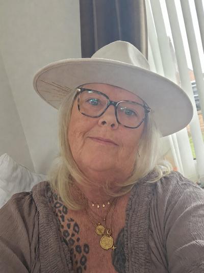 Make New Friends Grimethorpe, Georgie, 61 years old