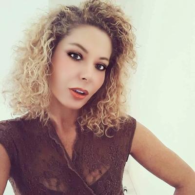 Make New Friends Guildford, Caroline, 46 years old