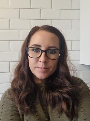 Make New Friends Harlow, Lisa, 40 years old