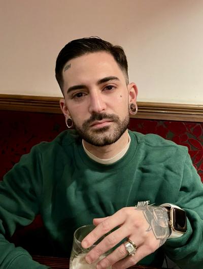 Make New Friends Harlow, Manuel, 31 years old