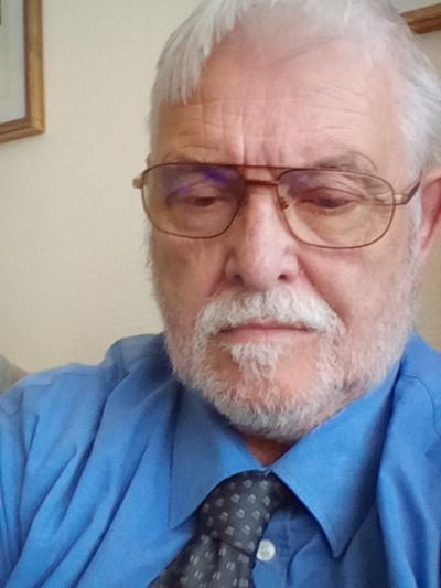 Make New Friends Hastings, Bill, 71 years old