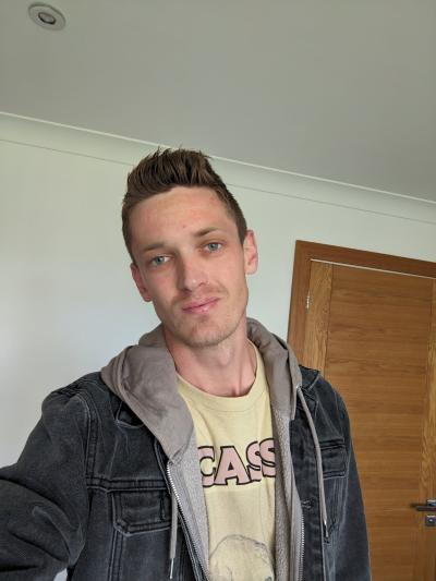 Make New Friends Hastings, Craig, 34 years old