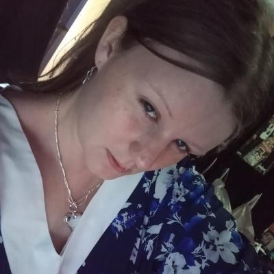 Make New Friends Henlow, Abby, 32 years old
