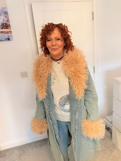 Make New Friends Holywood, Pauline, 54 years old