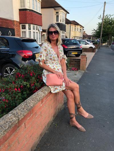 Make New Friends Hornchurch, Yvonne, 49 years old