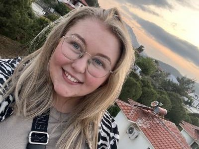 Make New Friends Hull, Ellie, 25 years old