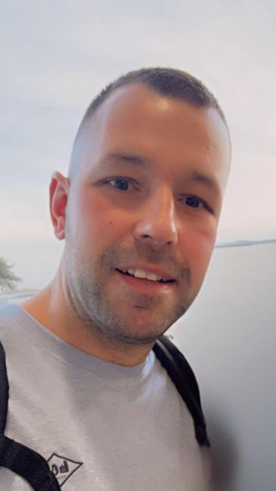 Make New Friends Hull, Craig, 37 years old