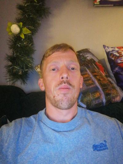 Make New Friends Keighley, Ian, 34 years old