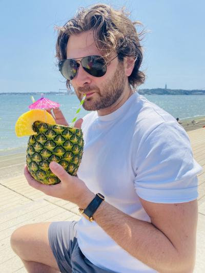 Make New Friends Lancaster, Sam, 36 years old