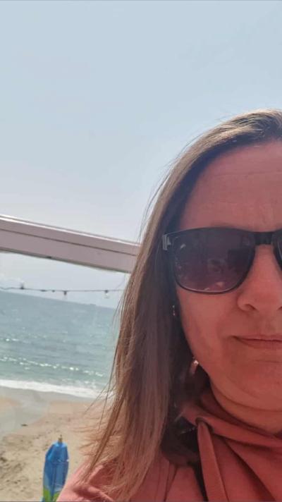 Make New Friends Leedstown, Sarah, 42 years old