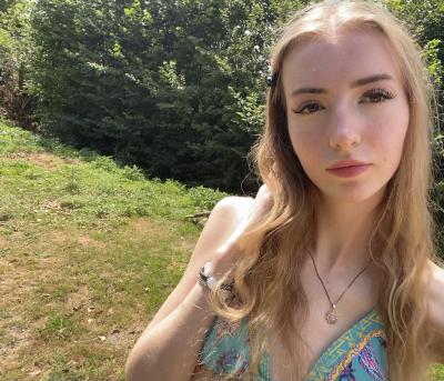 Make New Friends Leominster, Liv, 18 years old