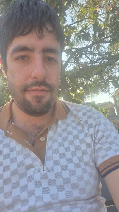 Make New Friends Leyland, Emiliano, 31 years old