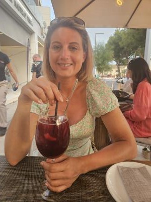 Make New Friends Malvern, Hollie, 37 years old