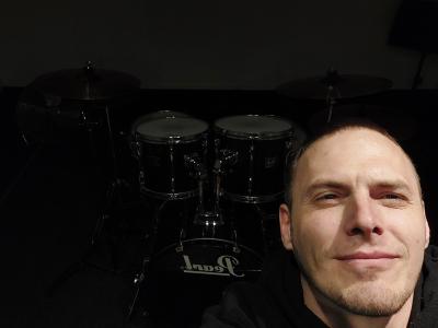 Make New Friends Milton Keynes, Adrian, 43 years old