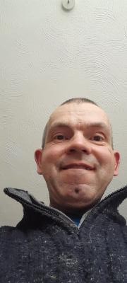 Make New Friends Moordown, Darren, 46 years old
