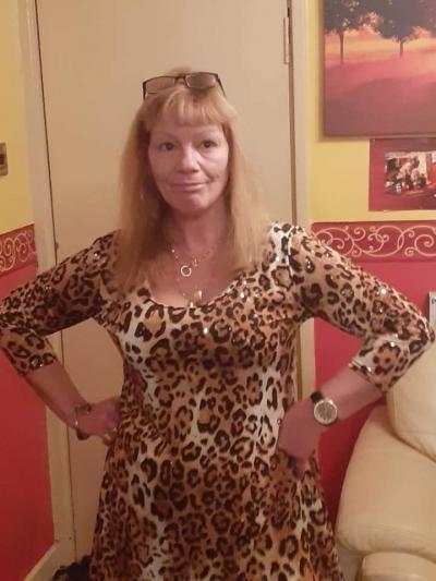 Make New Friends North Motherwell, Mandy, 61 years old
