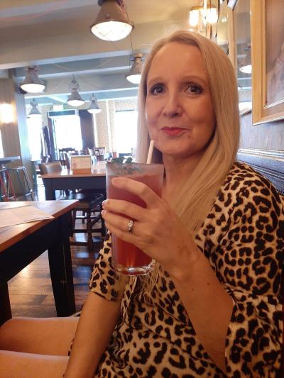 Make New Friends Nuneaton, Debbie, 57 years old