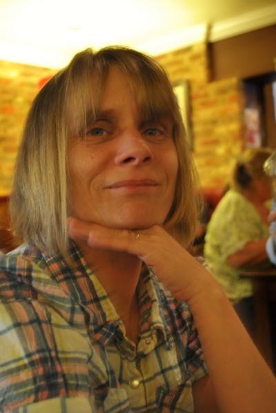 Make New Friends Oxford, Lorraine, 52 years old
