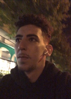 Make New Friends Paddington, Sofiane, 27 years old
