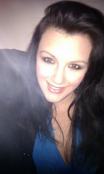 Make New Friends Salford, Laura, 37 years old