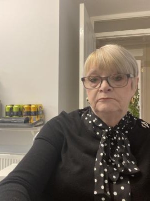 Make New Friends Stroud, Vivien, 78 years old