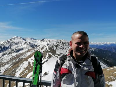 Make New Friends Tunstall, John, 41 years old