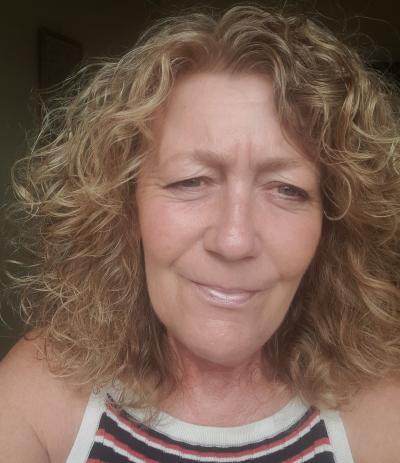 Make New Friends Wakefield, Tracie, 57 years old