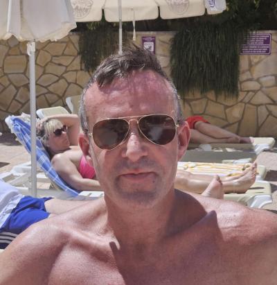 Make New Friends Wakefield, Darren, 51 years old